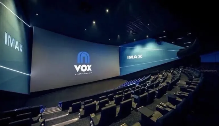 شباك تذاكر فوكس سينما في الرياض بارك ولوحات عرض الأفلام